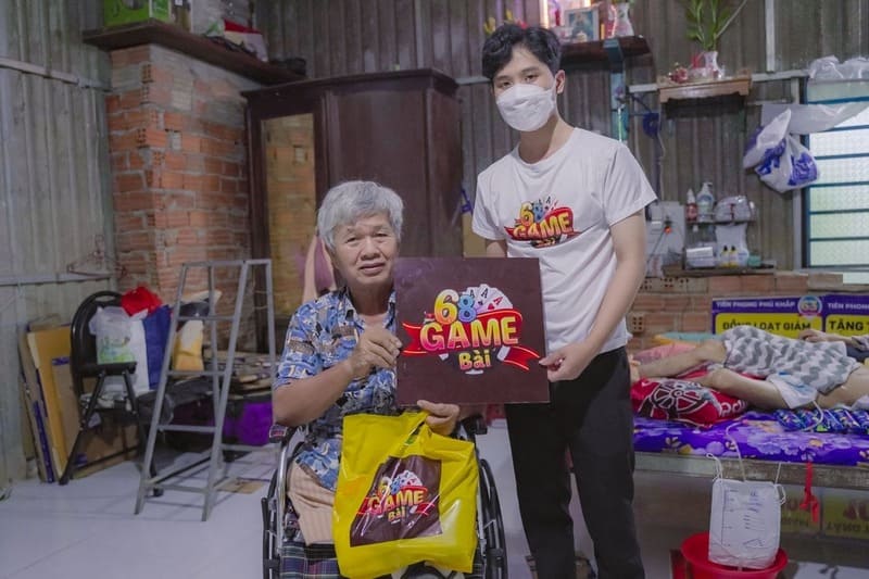 68GameBai "Chia Sẻ Yêu Thương" cho người khuyết tật tại Đà Nẵng 2 Đến thăm nhà và trao những phần quà ý nghĩa